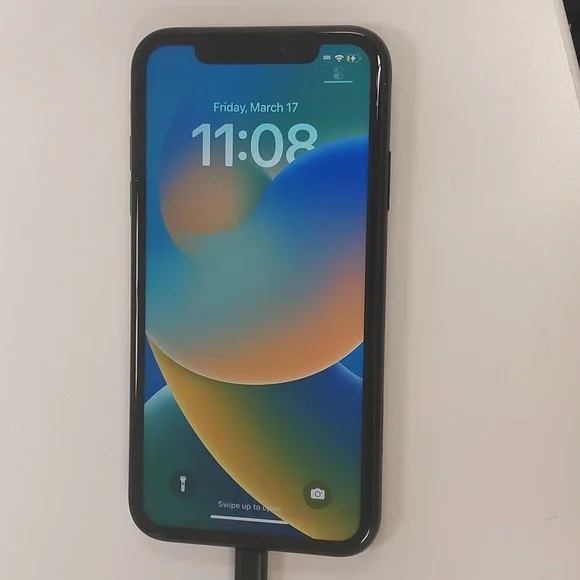 iPhone XR AT&T - Picture 2 of 3